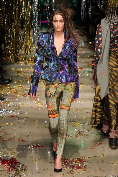 Look 32